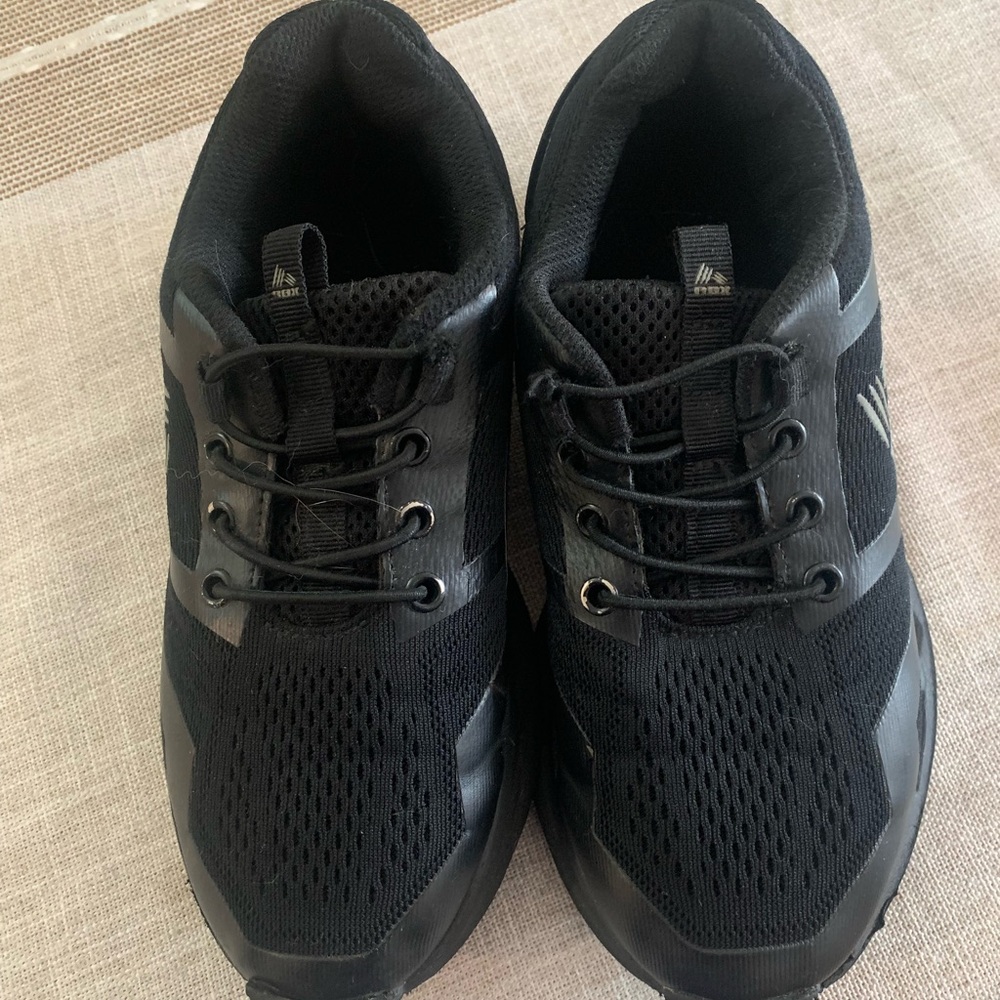 The RBX Youth Boy’s Athletic Running Breathable Mesh Shoes in Blue/Gray size